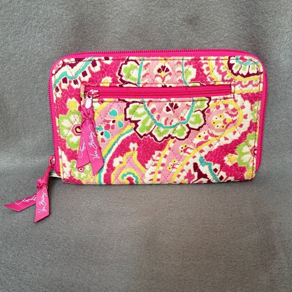 VERA BRADLEY Capri Melon Pattern Travel Organizer Wallet - Picture 2 of 11